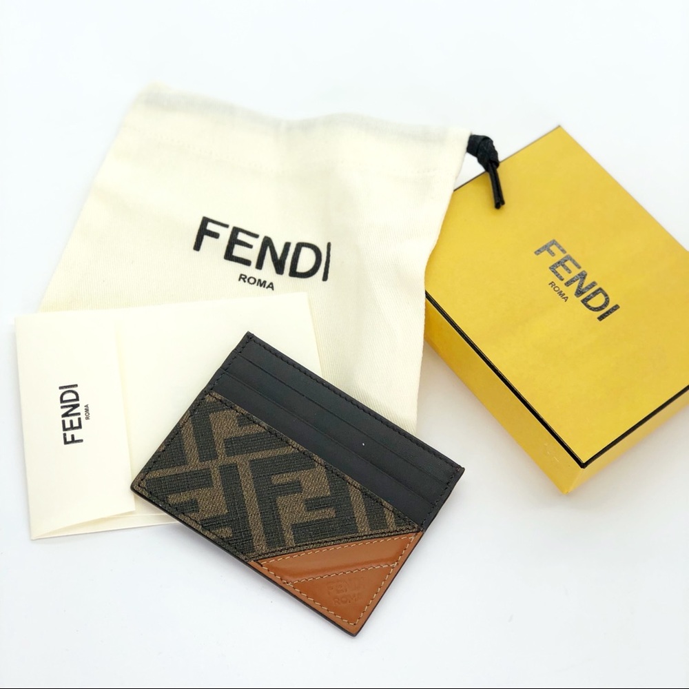 ❌SOLD❌ FENDI FF Leather Card Holder